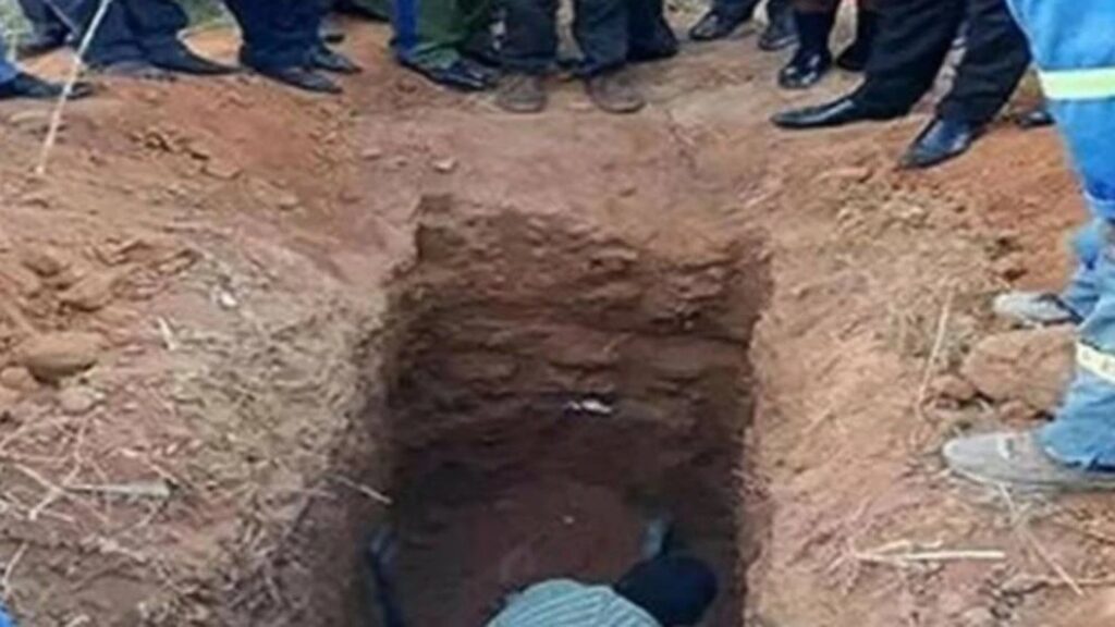 Se enterró vivo como Jesús y prometió resucitar pero finalmente terminó muriendo