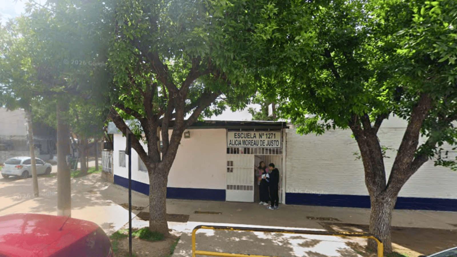 Investigan una balacera en la puerta de una escuela primaria de Villa ...