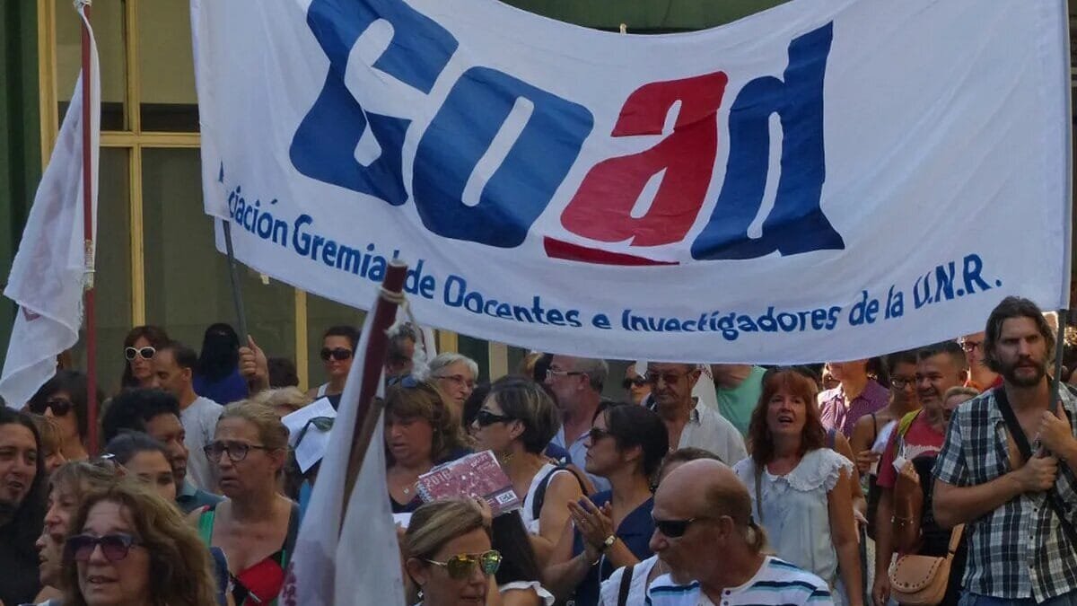 Paro docente en Santa Fe: universitarios adhieren y tensionan el ...